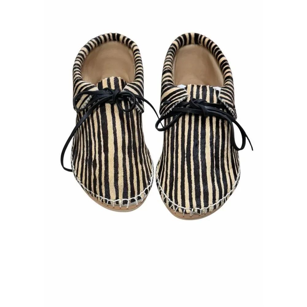 THE GREAT CANYON MOCCASIN in Black & Cream Stripe NWB Size 7